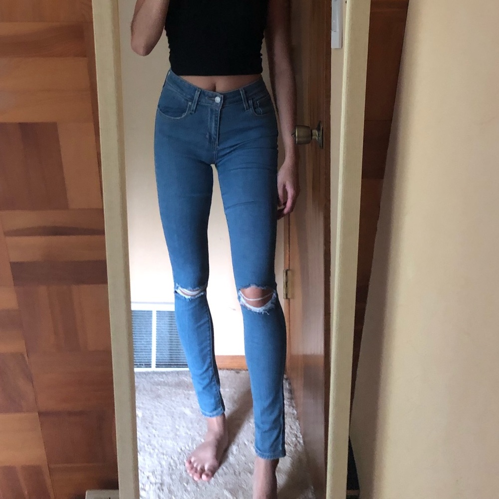 Levi’s 721 High Rise Ripped Skinny Jeans